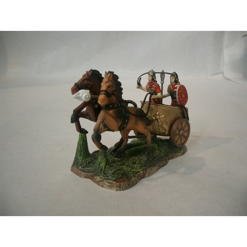 CUADRIGA ROMANA CON CABALLOS PLASTICO 8CM ^