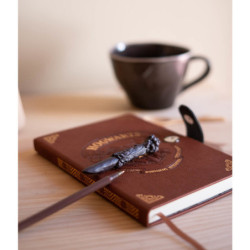 CUADERNO A-5 CON BOLIGRAFO-VARITA Y BROCHE HARRY POTTER HOWARTS ERIK CBA5001