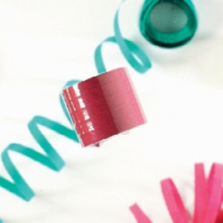 TAPAS A-4 CARTON GOFRADO AZUL FLUOR PTE 50U YOSAN