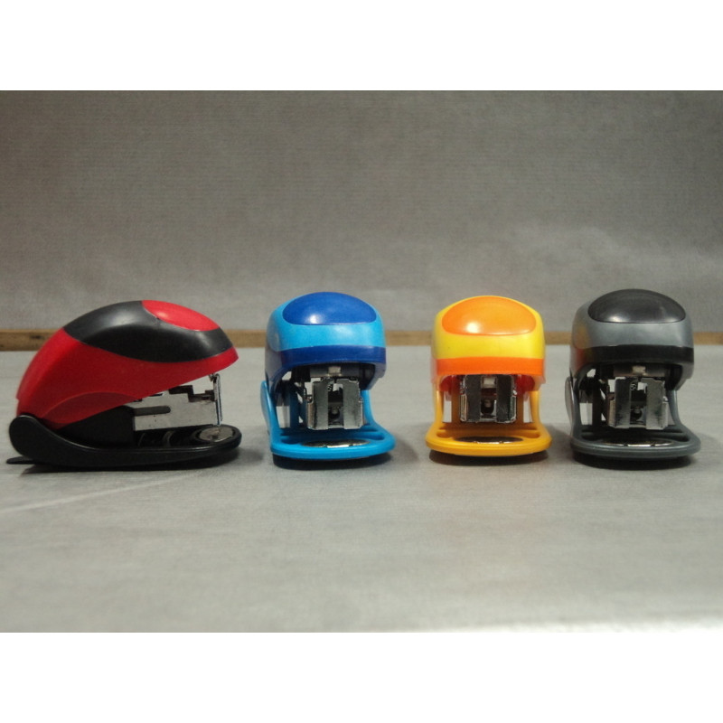 GRAPADORA SAMER MINI 24/6 15 HOJAS COLORES SURTIDOS 10.174-00 ^