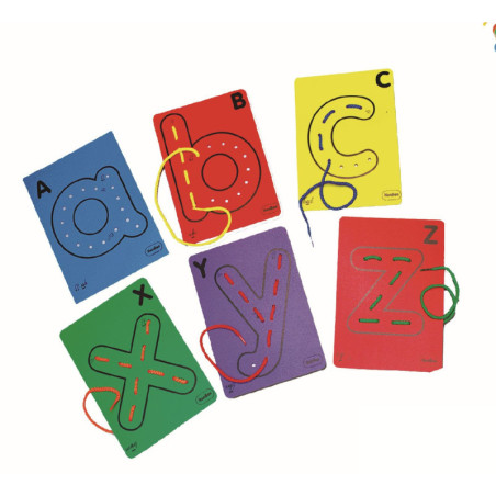 HILAR LETRAS 28 TARJETAS PLASTICO+10 CORDONES HENBEA 805