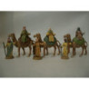 REYES CON CAMELLOS Y PAJES PLASTICO 10CM ^