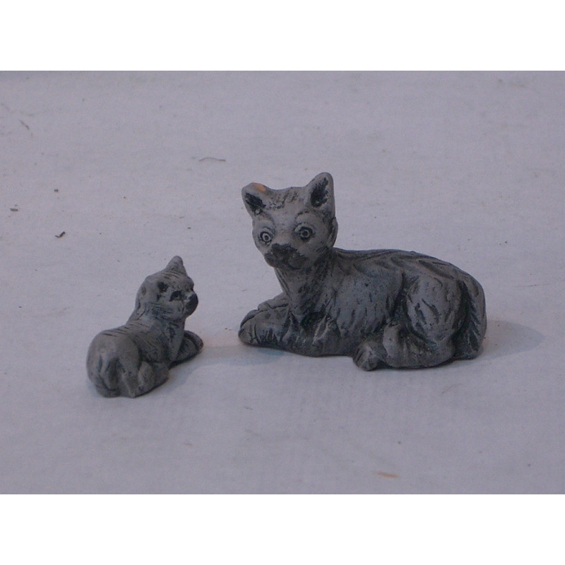 GATA CON CRIAS BARRO 3CM 008100 ^