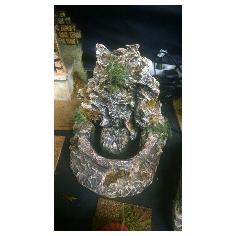 FUENTE RESINA MANANTIAL GRANDE 9010 ^