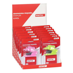 EXPOSITOR 12 PCS. GRAPADORA PEQUEÑA SAFTA SAFTA26 3422051069 13,5X18,5 UNIDAD