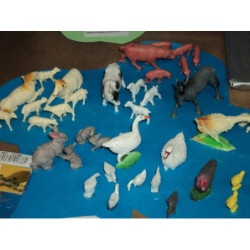 ANIMALES PEQUEÑOS FAMILIA 3 PLASTICO PTE 25U OLIVER 00800 ^