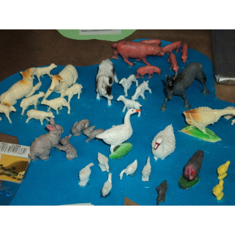 ANIMALES PEQUEÑOS FAMILIA 3 PLASTICO PTE 25U OLIVER 00800 ^