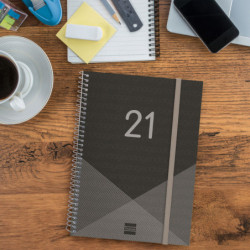 AGENDA ANUAL FINOCAM21 YEAR E5 1DP 2021 NEGRO+ 741096021 18,1*11,7