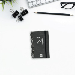 AGENDA ANUAL FINOCAM24 YEAR E3 SVH 2024 NEGRO+ E3 79*127 741426024