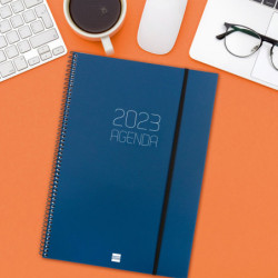 AGENDA ANUAL OPAQUE E40 SVH 2023 AZUL+ E40 - 210*297 742781023 FINOCAM23