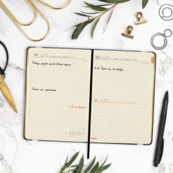 AGENDA ANUAL FINOCAM24 JOY F4 1DP 2024 DOTTS+ F4 118*168 883580024